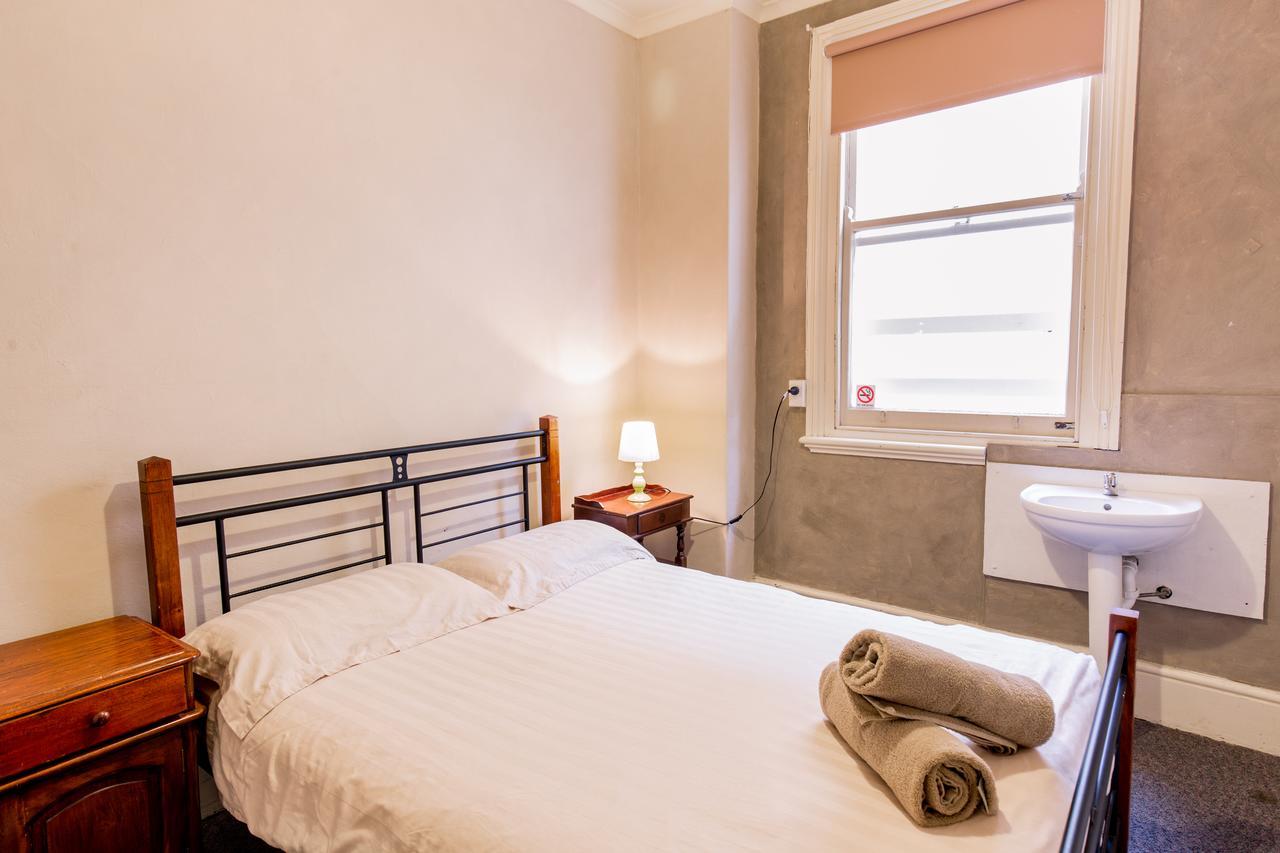 The Pickled Frog Hostel Hobart Room photo